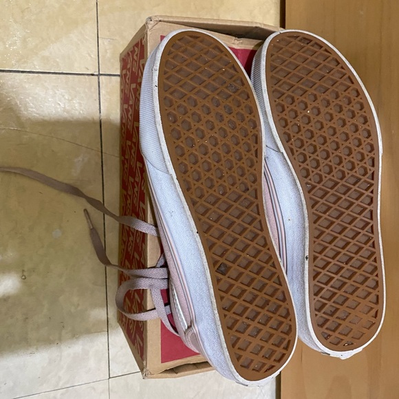 Vans Old Skool Shoes - Picture 4 of 5